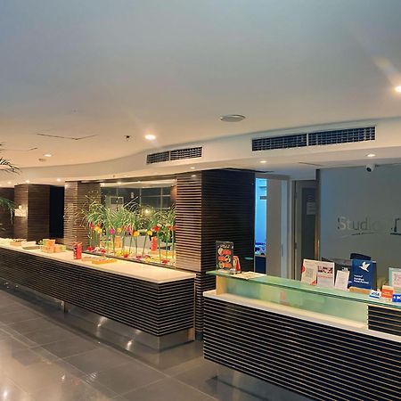 Studio One Thamrin Hotel Jakarta Exterior photo