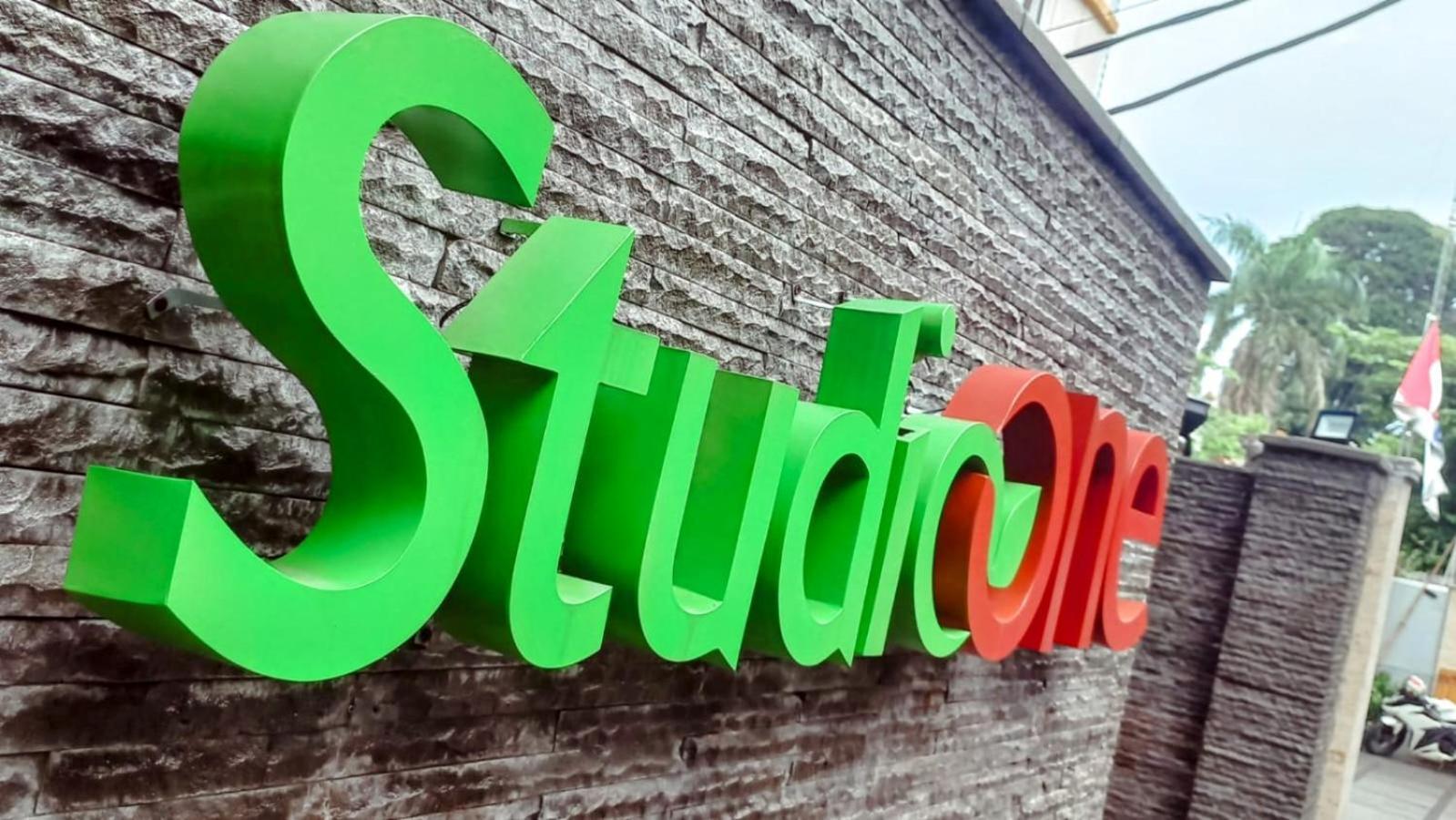 Studio One Thamrin Hotel Jakarta Exterior photo