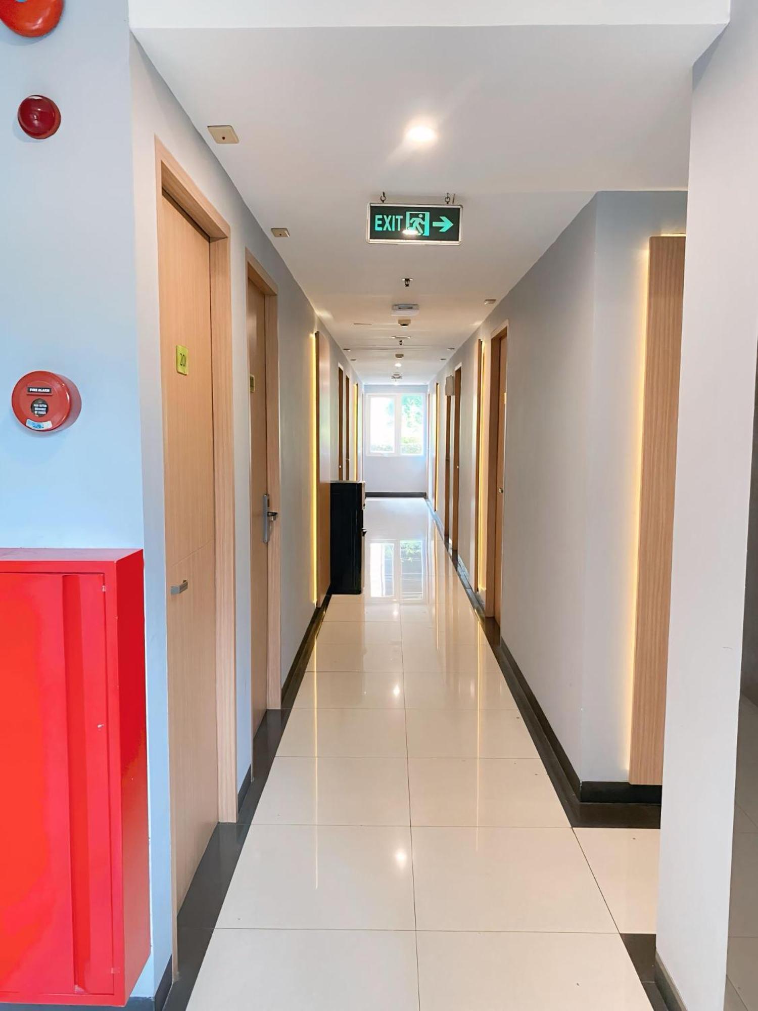 Studio One Thamrin Hotel Jakarta Exterior photo