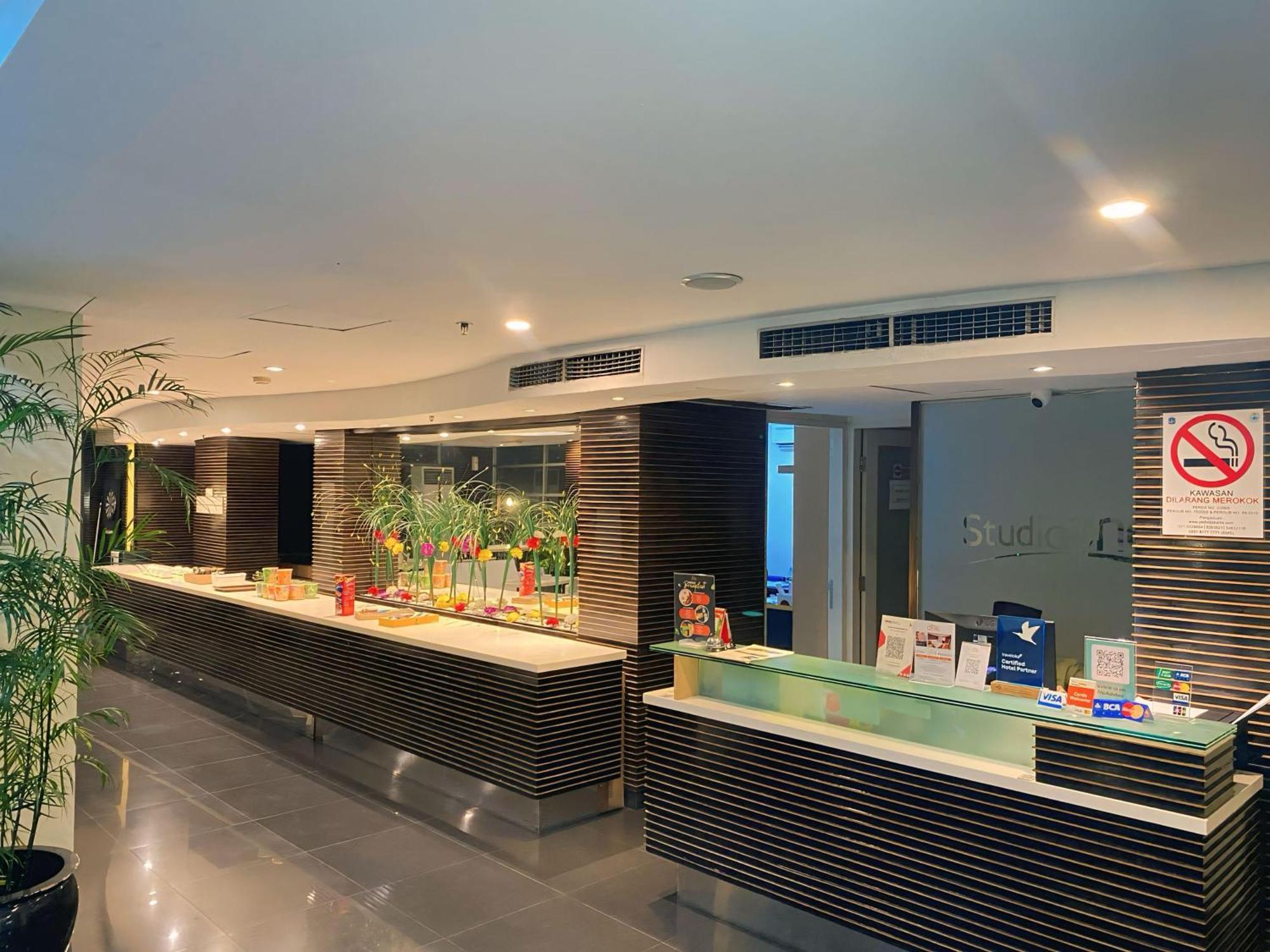 Studio One Thamrin Hotel Jakarta Exterior photo