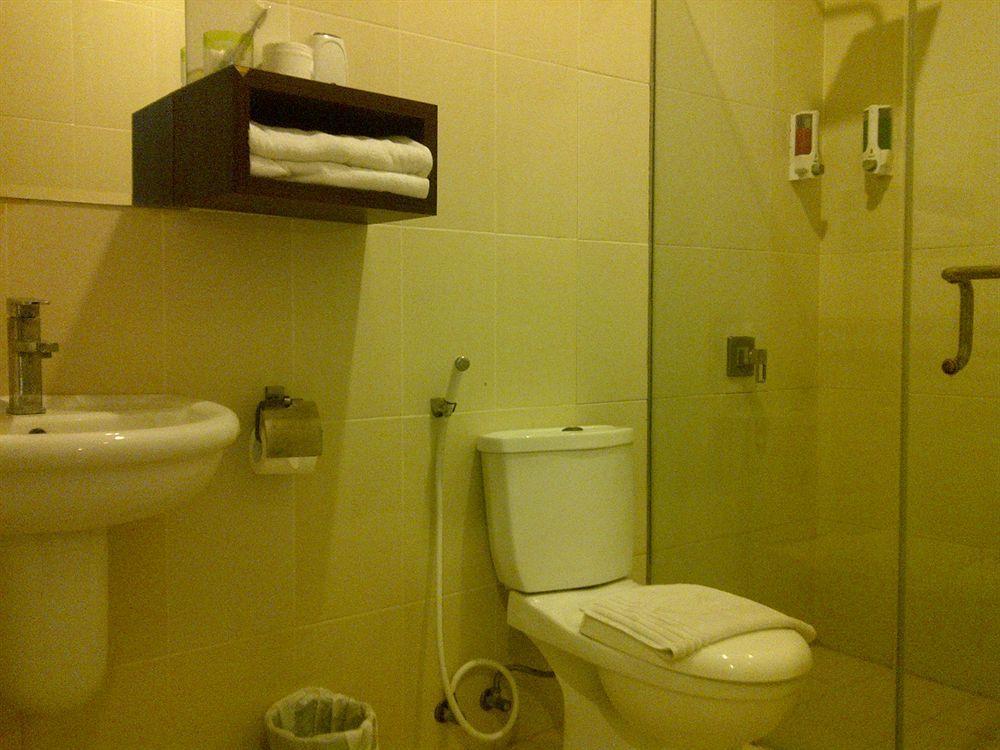 Studio One Thamrin Hotel Jakarta Exterior photo